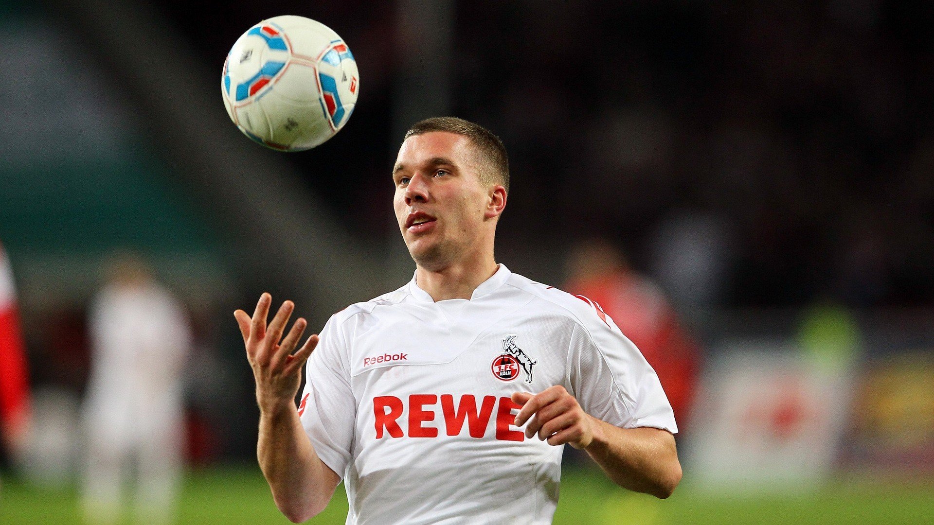 巴黎圣日耳曼强势击败里尔，法甲积分榜领先优势扩大，法甲巴黎圣日耳曼夺冠